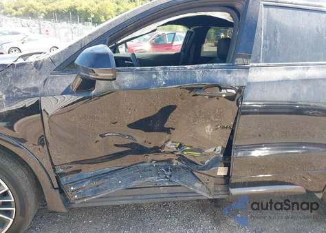 2024 Cadillac Xt4 Awd Sport z USA, uszkodzony, nr VIN 1GYFZFR48RF127690